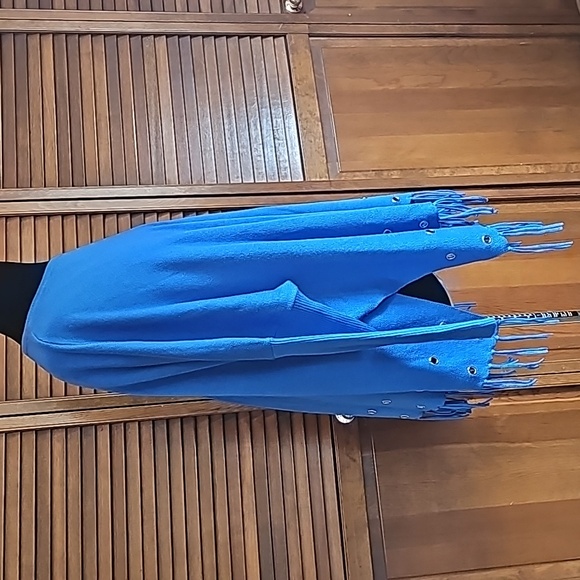 Chico's blue knit gold tone grommets with fringes sweater poncho L /XL - Picture 7 of 12